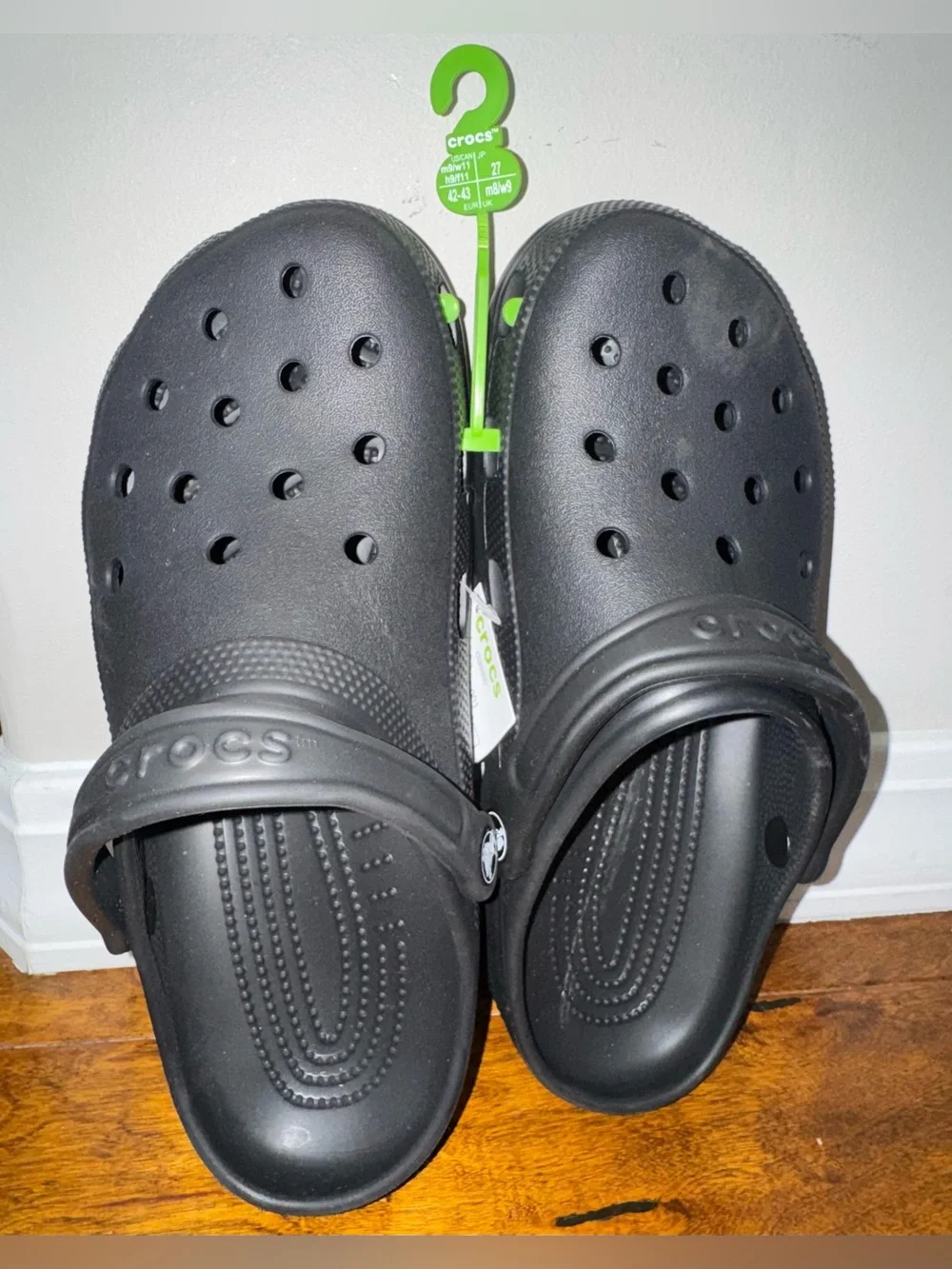 CROCS Classic Clog in Black